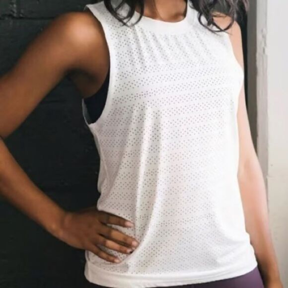 Zyia white chill tank - Picture 1 of 3